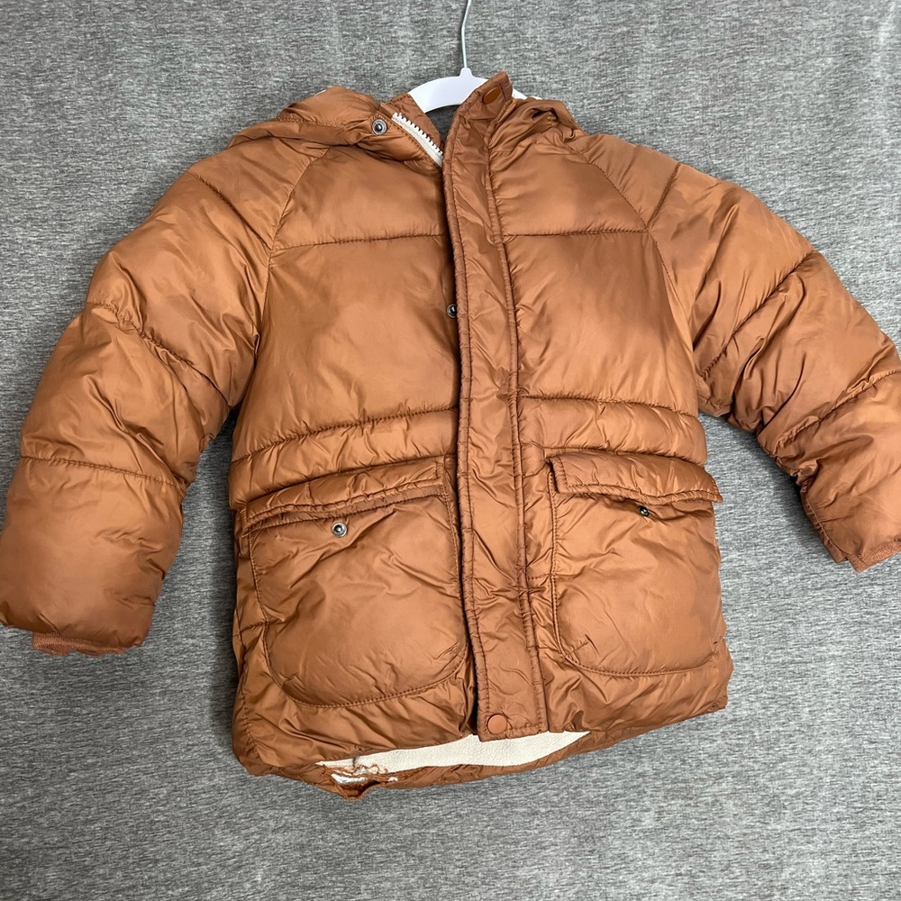 Zara Brown Puffer Jacket with Quilted Design and Water-Resistant Fabric